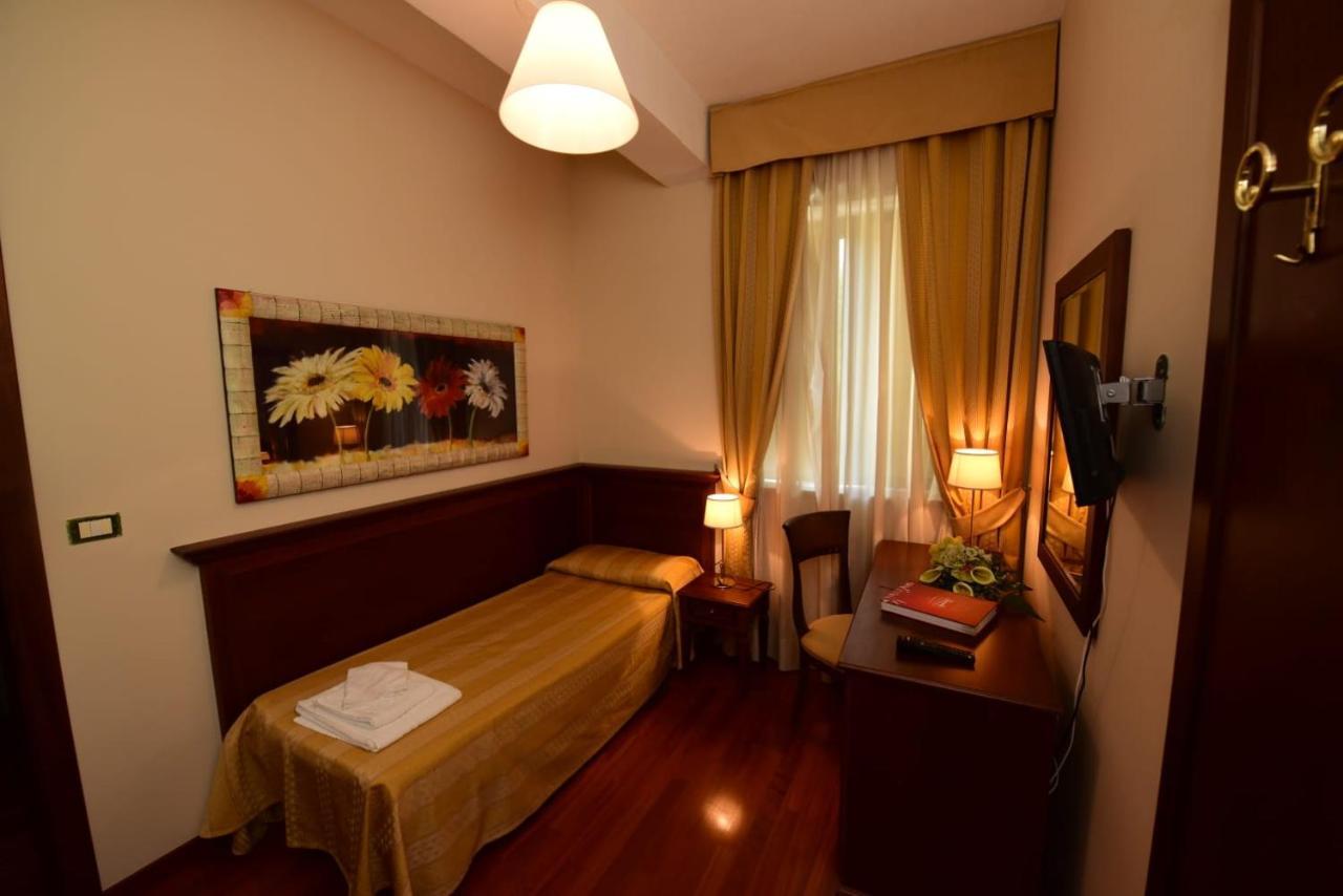 Albergo La Locanda Degli Apolidi Atena Lucana Extérieur photo
