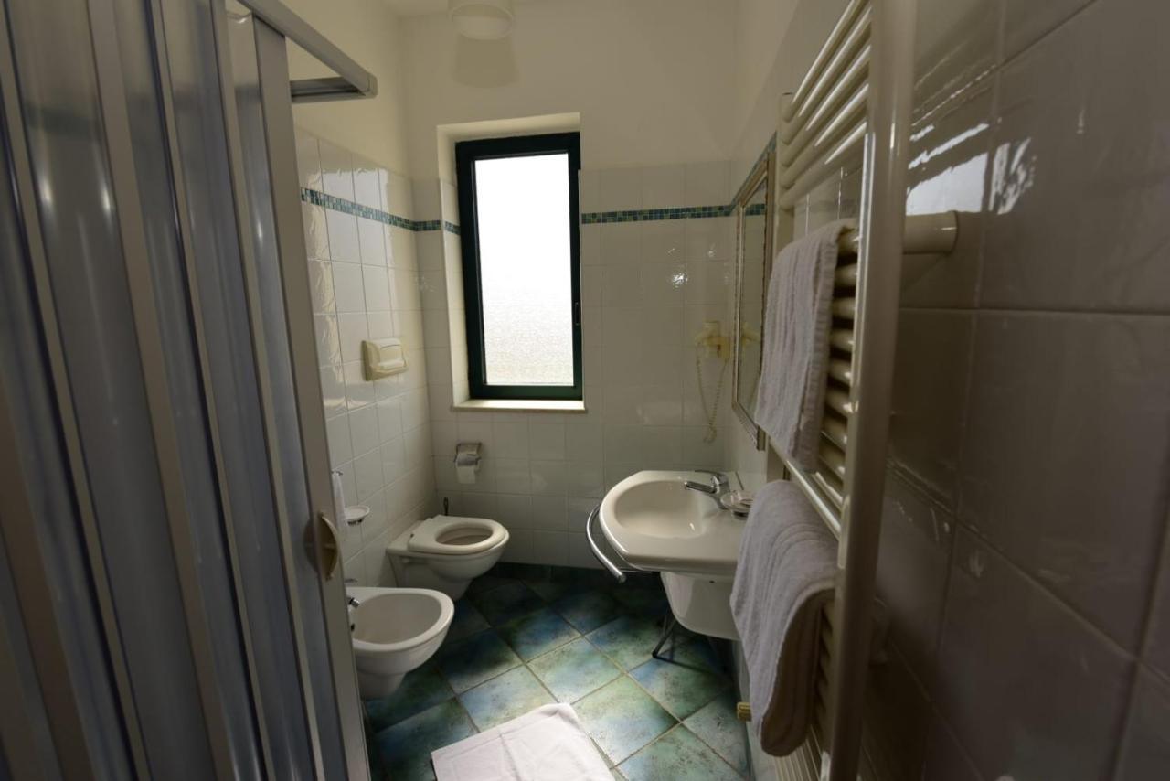 Albergo La Locanda Degli Apolidi Atena Lucana Extérieur photo