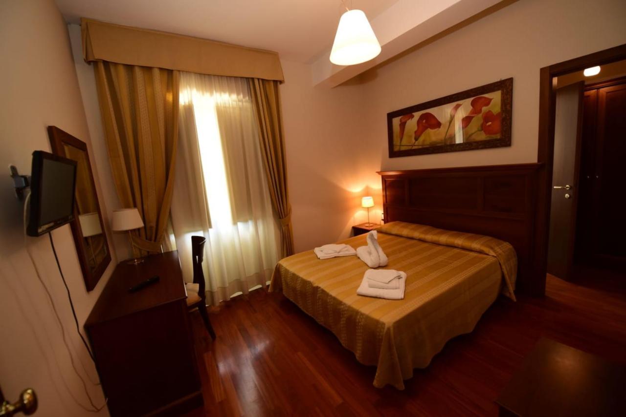 Albergo La Locanda Degli Apolidi Atena Lucana Extérieur photo